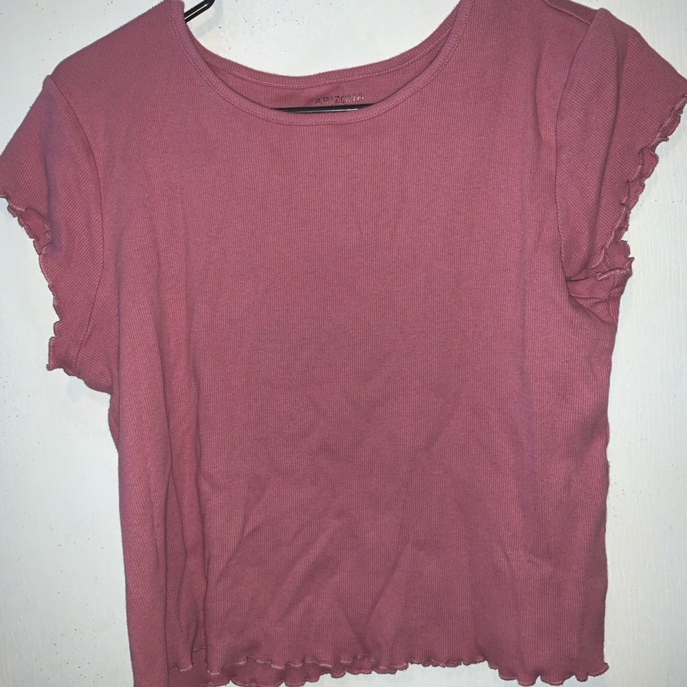 Pink tee with lettuce trim